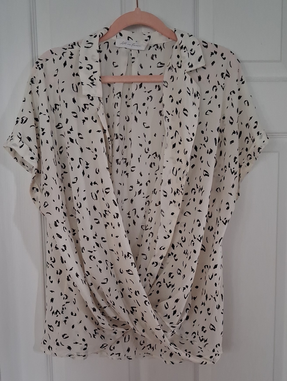 All in Favor White Black Printed Tie-Front Button Down Blouse